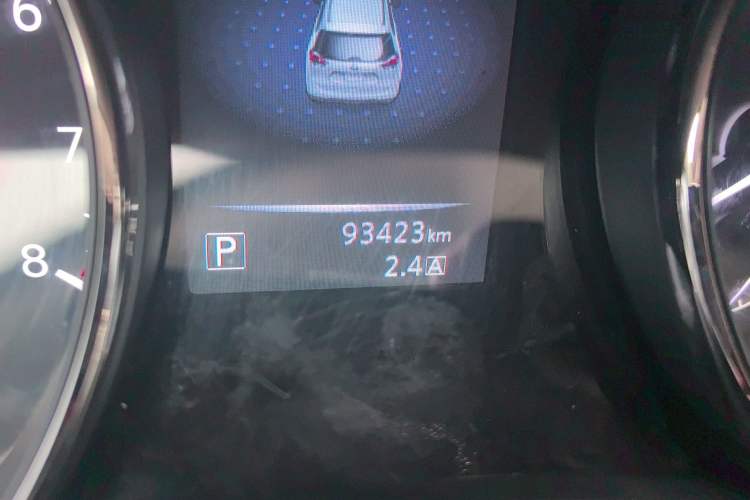 Used Nissan X-Trail 2015 2.0L CVT Comfort MAX Edition 2WD Odometer Close Up