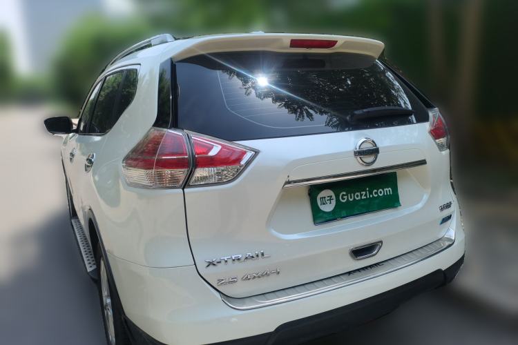 Used Nissan X-Trail 2015 2.5L CVT Leading MAX Edition 4WD Rear Left 45 Deg