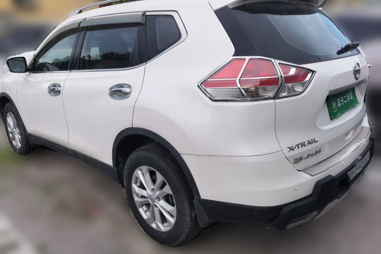 Used Nissan X-Trail 2015 2.5L CVT Leading MAX Edition 4WD Rear Left 45 Deg