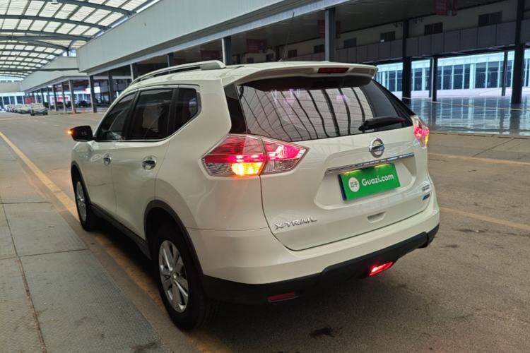Used Nissan X-Trail 2015 2.5L CVT Leading MAX Edition 4WD Rear Left 45 Deg
