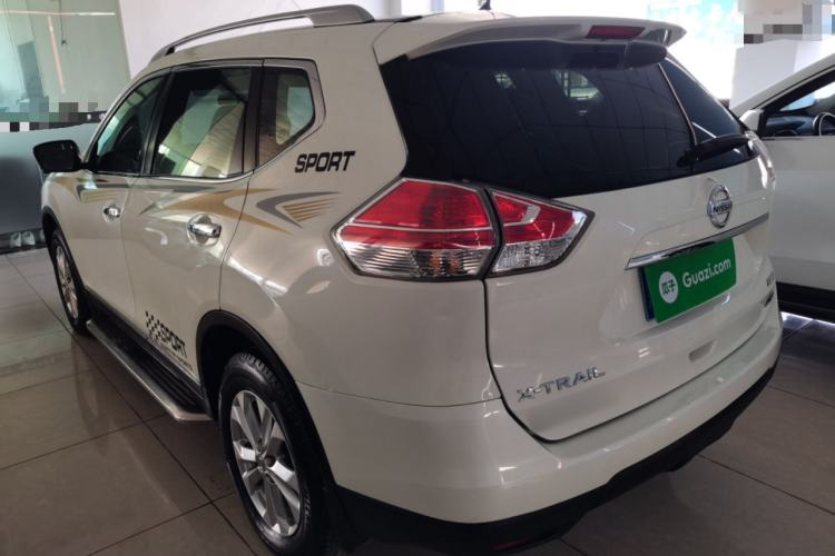 Used Nissan X-Trail 2015 2.5L CVT Leading MAX Edition 4WD Rear Left 45 Deg