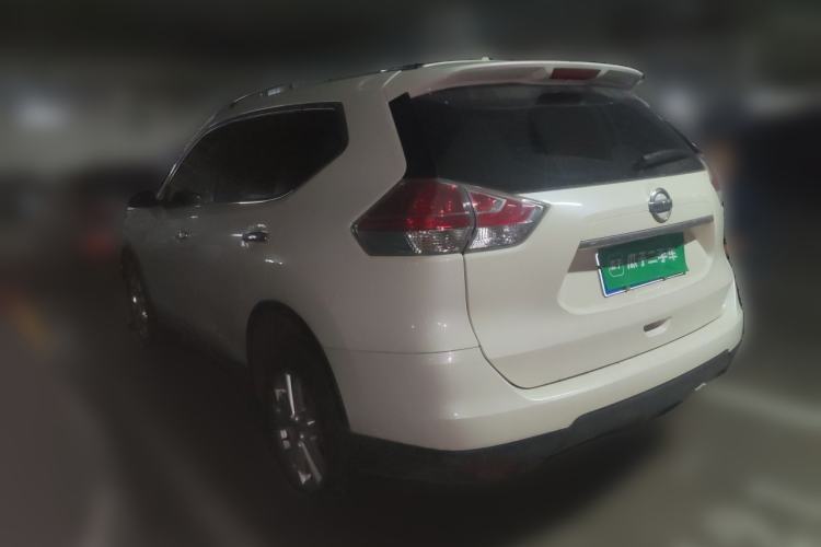 Used Nissan X-Trail 2015 2.5L CVT Leading MAX Edition 4WD Rear Left 45 Deg