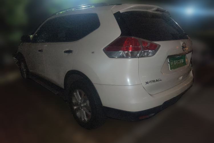Used Nissan X-Trail 2015 2.5L CVT Leading MAX Edition 4WD Rear Left 45 Deg