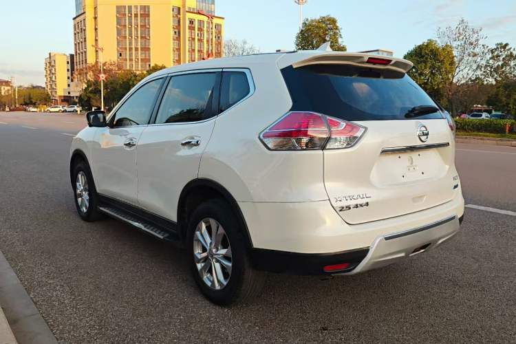 Used Nissan X-Trail 2015 2.0L CVT Comfort MAX Edition 2WD Rear Left 45 Deg