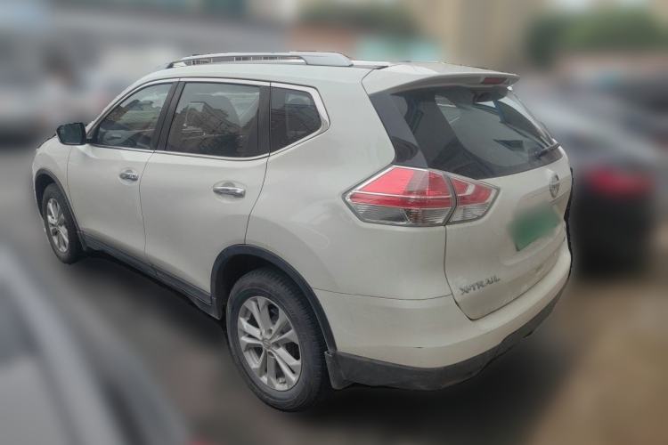 Used Nissan X-Trail 2015 2.5L CVT Leading MAX Edition 4WD Rear Left 45 Deg