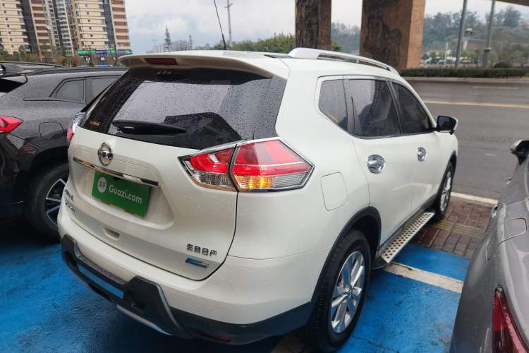 Used Nissan X-Trail 2015 2.5L CVT Leading MAX Edition 4WD Rear Right 45 Deg