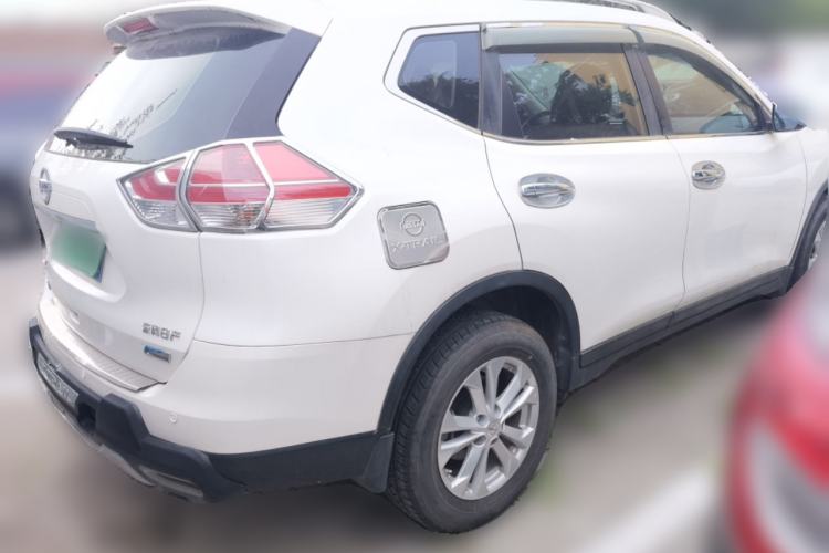 Used Nissan X-Trail 2015 2.5L CVT Leading MAX Edition 4WD Rear Right 45 Deg