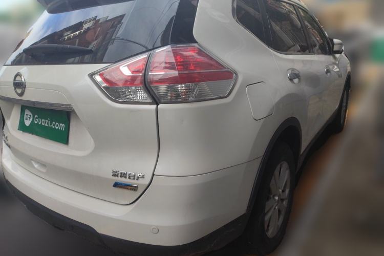 Used Nissan X-Trail 2015 2.5L CVT Leading MAX Edition 4WD Rear Right 45 Deg