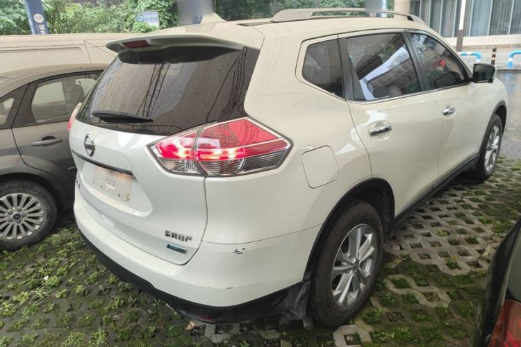 Used Nissan X-Trail 2015 2.0L CVT Comfort MAX Edition 2WD Rear Right 45 Deg