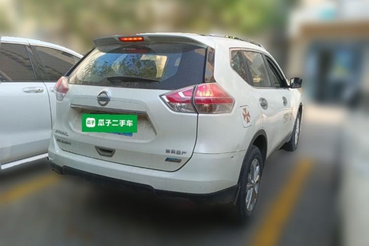 Used Nissan X-Trail 2015 2.5L CVT Leading MAX Edition 4WD Rear Right 45 Deg