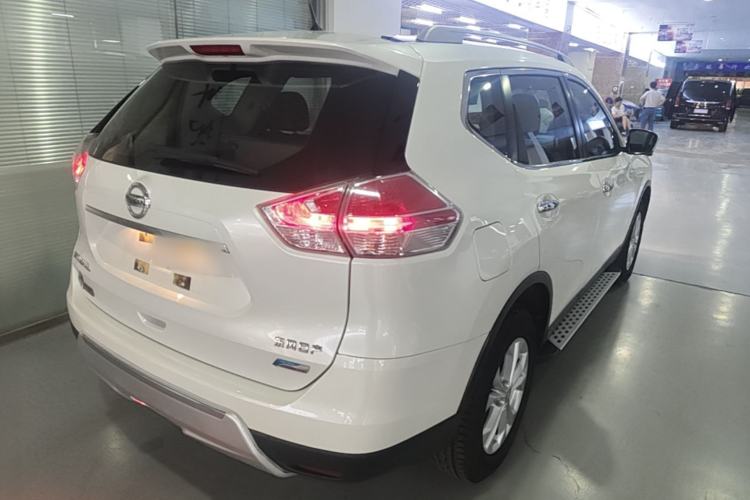 Used Nissan X-Trail 2015 2.0L CVT Comfort MAX Edition 2WD Rear Right 45 Deg