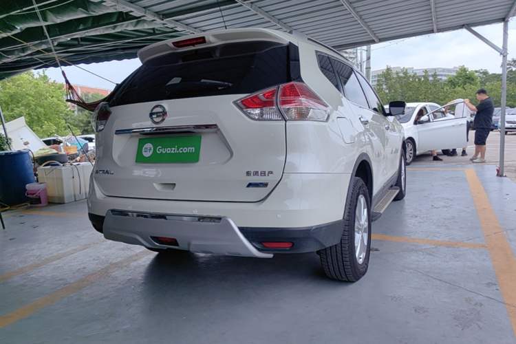 Used Nissan X-Trail 2015 2.0L CVT Comfort MAX Edition 2WD Rear Right 45 Deg