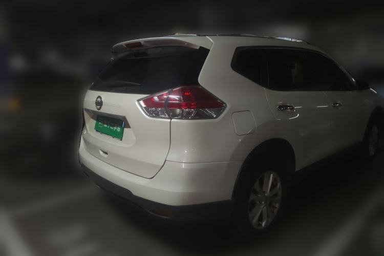 Used Nissan X-Trail 2015 2.5L CVT Leading MAX Edition 4WD Rear Right 45 Deg
