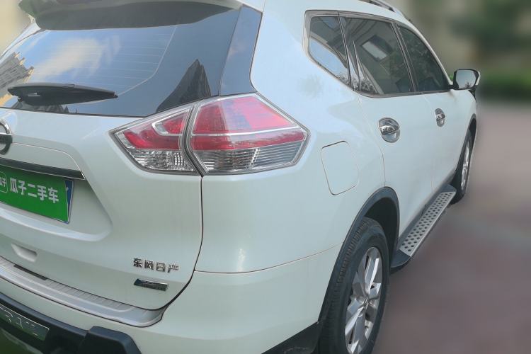 Used Nissan X-Trail 2015 2.0L CVT Comfort MAX Edition 2WD Rear Right 45 Deg