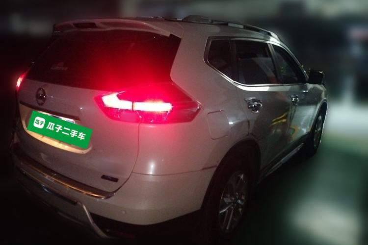 Used Nissan X-Trail 2015 2.0L CVT Comfort MAX Edition 2WD Rear Right 45 Deg