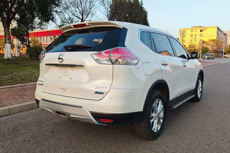 Used Nissan X-Trail 2015 2.0L CVT Comfort MAX Edition 2WD Rear Right 45 Deg
