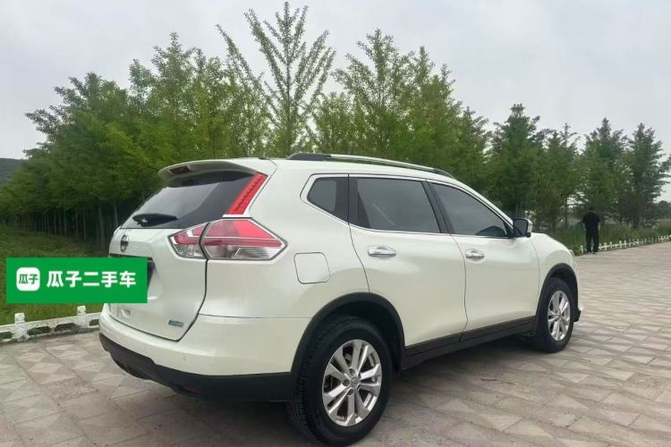 Used Nissan X-Trail 2015 2.0L CVT Comfort MAX Edition 2WD Rear Right 45 Deg