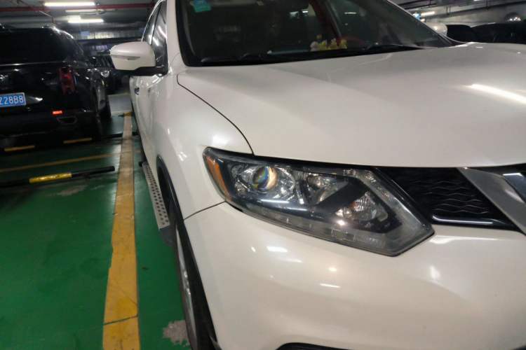 Used Nissan X-Trail 2015 2.0L CVT Comfort MAX Edition 2WD Right Front Headlight