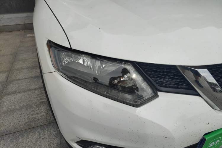 Used Nissan X-Trail 2015 2.0L CVT Comfort MAX Edition 2WD Right Front Headlight