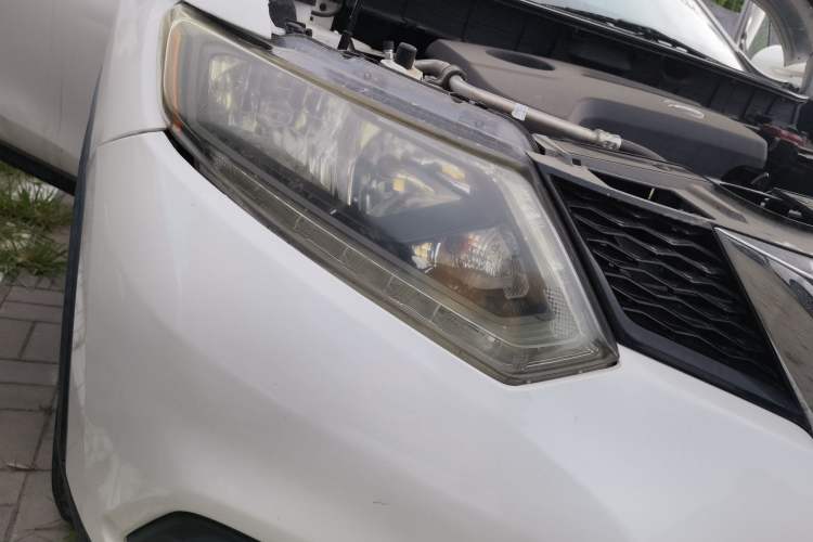 Used Nissan X-Trail 2015 2.5L CVT Leading MAX Edition 4WD Right Front Headlight