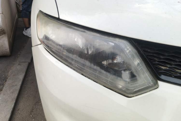 Used Nissan X-Trail 2015 2.0L CVT Comfort MAX Edition 2WD Right Front Headlight