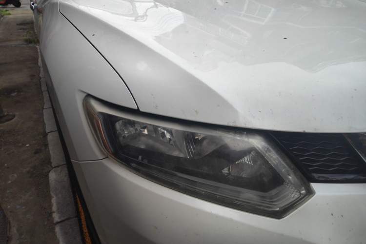 Used Nissan X-Trail 2015 2.5L CVT Leading MAX Edition 4WD Right Front Headlight