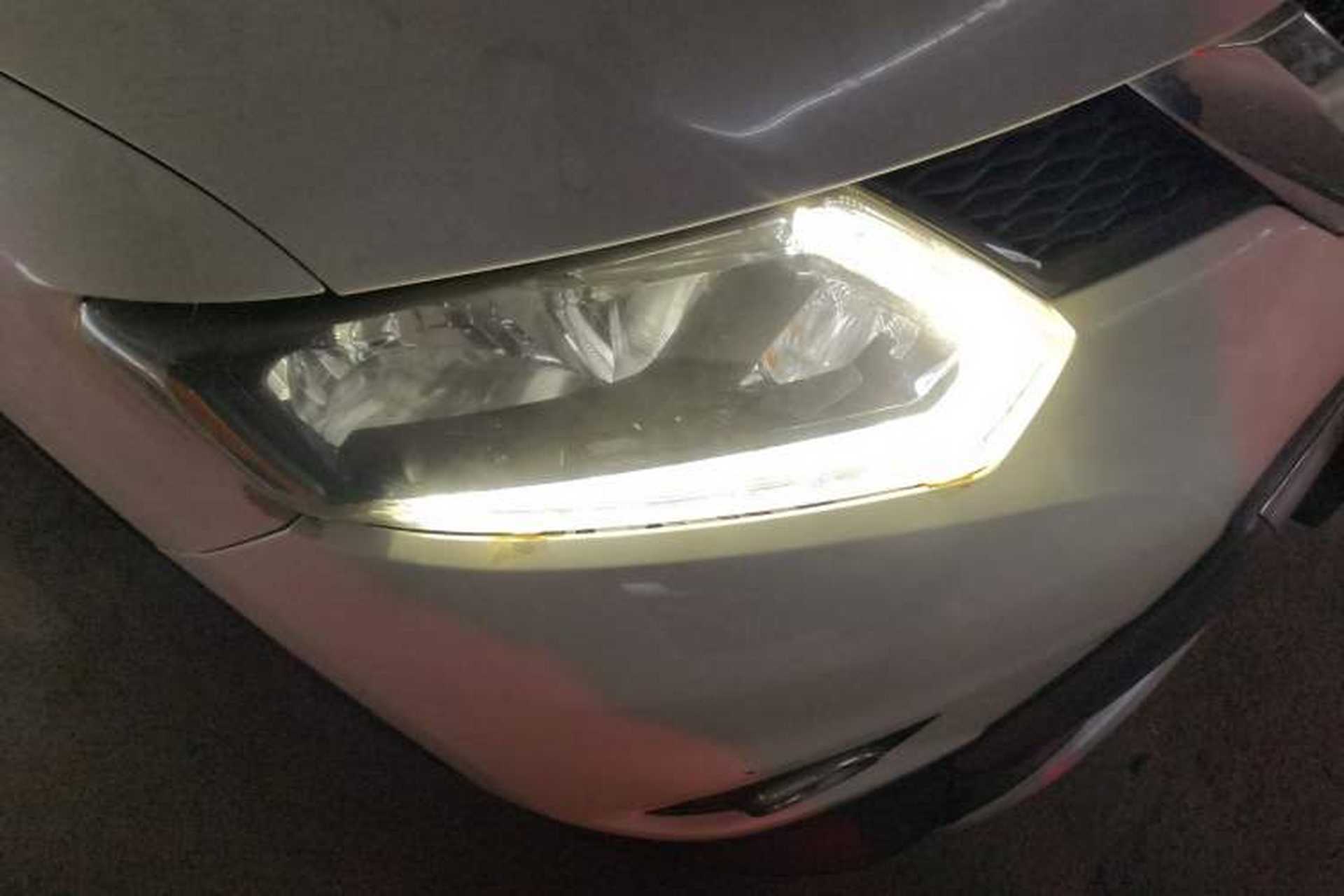 Used Nissan X-Trail 2015 2.0L CVT Comfort MAX Edition 2WD Right Front Headlight
