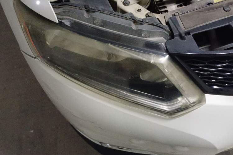 Used Nissan X-Trail 2015 2.5L CVT Leading MAX Edition 4WD Right Front Headlight