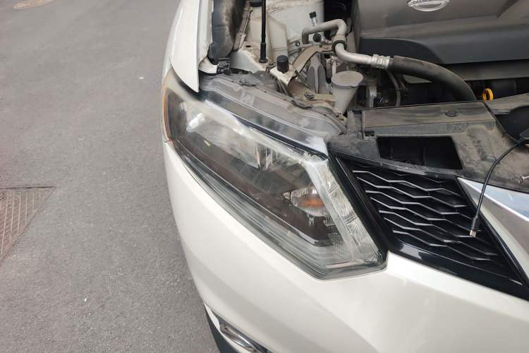 Used Nissan X-Trail 2015 2.0L CVT Comfort MAX Edition 2WD Right Front Headlight