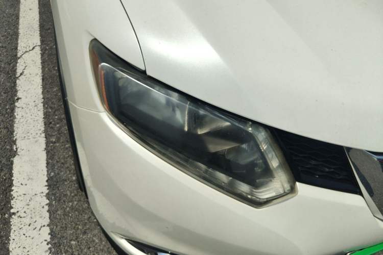 Used Nissan X-Trail 2015 2.0L CVT Comfort MAX Edition 2WD Right Front Headlight