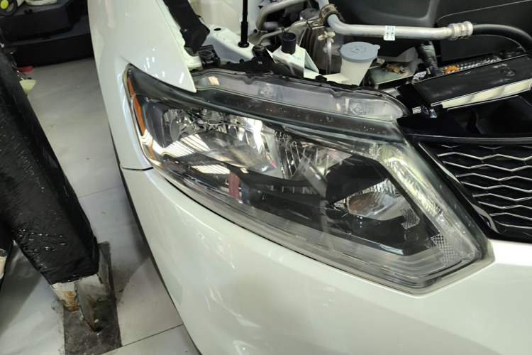 Used Nissan X-Trail 2015 2.5L CVT Leading MAX Edition 4WD Right Front Headlight