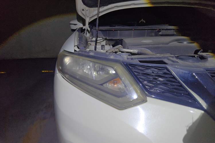 Used Nissan X-Trail 2015 2.0L CVT Comfort MAX Edition 2WD Right Front Headlight