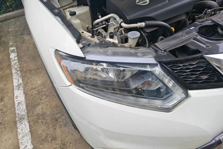 Used Nissan X-Trail 2015 2.0L CVT Comfort MAX Edition 2WD Right Front Headlight