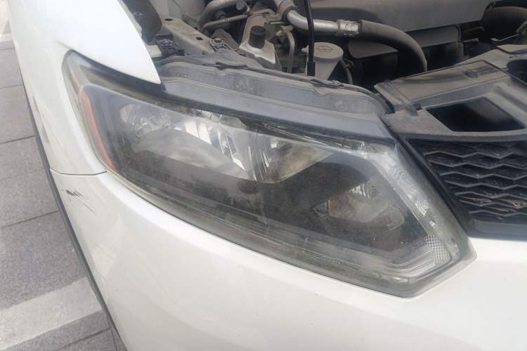 Used Nissan X-Trail 2015 2.0L CVT Comfort MAX Edition 2WD Right Front Headlight