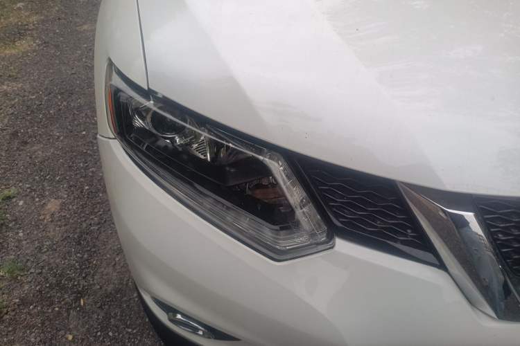 Used Nissan X-Trail 2015 2.0L CVT Comfort MAX Edition 2WD Right Front Headlight