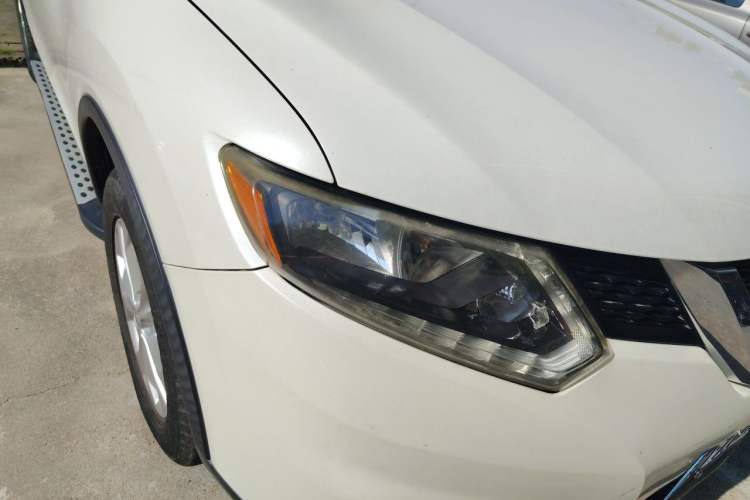 Used Nissan X-Trail 2015 2.0L CVT Comfort MAX Edition 2WD Right Front Headlight
