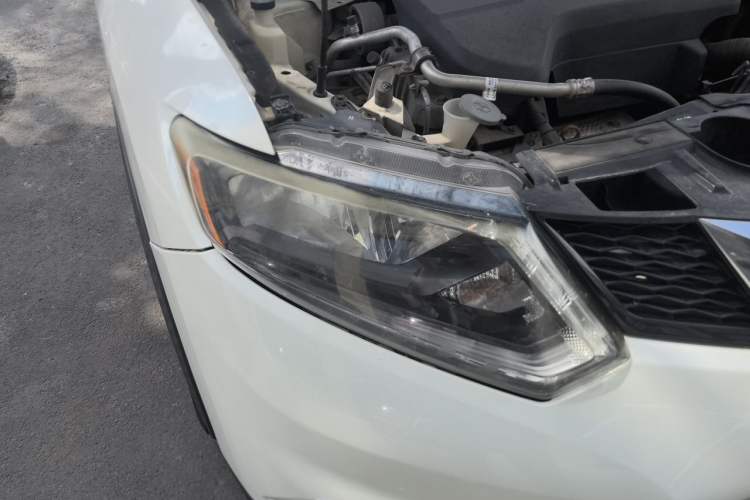 Used Nissan X-Trail 2015 2.5L CVT Leading MAX Edition 4WD Right Front Headlight