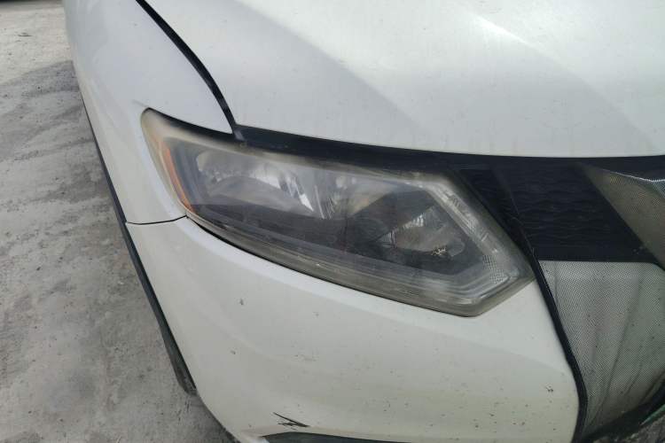 Used Nissan X-Trail 2015 2.0L CVT Comfort MAX Edition 2WD Right Front Headlight