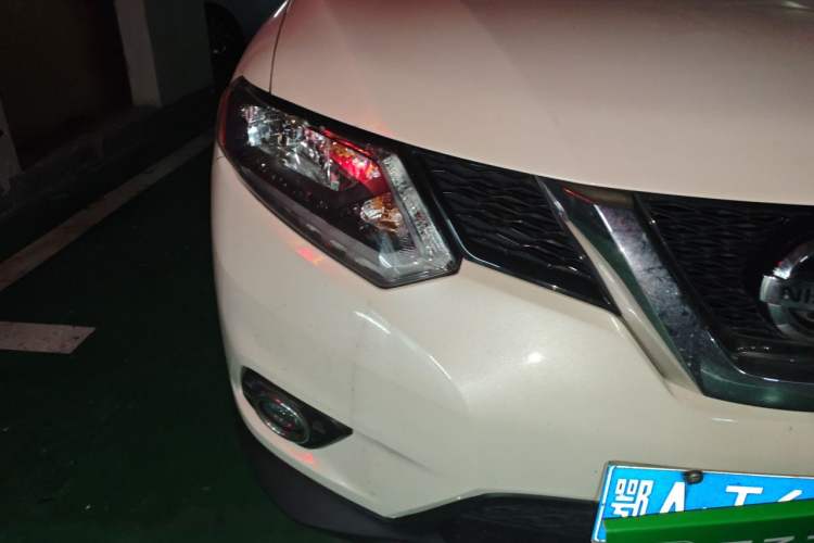 Used Nissan X-Trail 2015 2.0L CVT Comfort MAX Edition 2WD Right Front Headlight