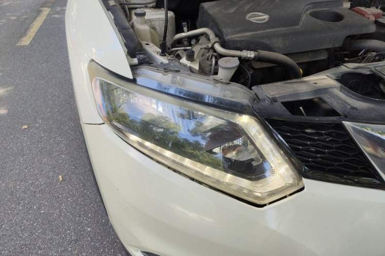 Used Nissan X-Trail 2015 2.0L CVT Comfort MAX Edition 2WD Right Front Headlight