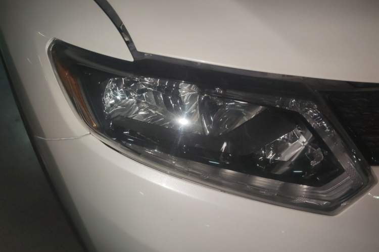 Used Nissan X-Trail 2015 2.5L CVT Leading MAX Edition 4WD Right Front Headlight