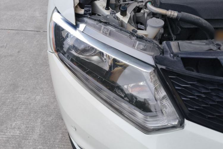 Used Nissan X-Trail 2015 2.0L CVT Comfort MAX Edition 2WD Right Front Headlight