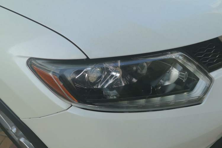 Used Nissan X-Trail 2015 2.0L CVT Comfort MAX Edition 2WD Right Front Headlight