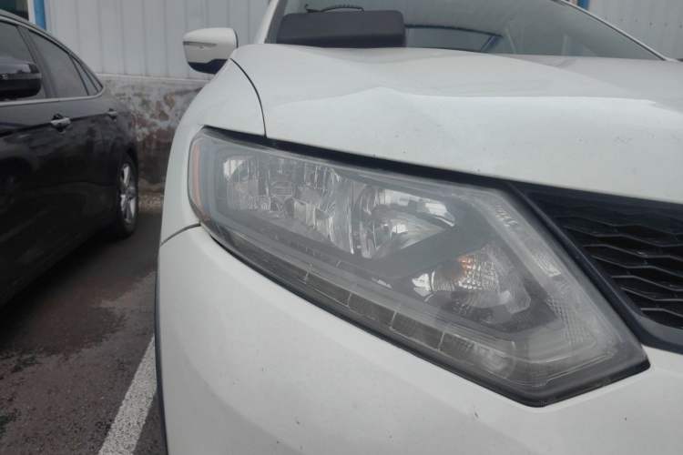 Used Nissan X-Trail 2015 2.5L CVT Leading MAX Edition 4WD Right Front Headlight
