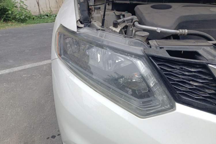 Used Nissan X-Trail 2015 2.5L CVT Leading MAX Edition 4WD Right Front Headlight