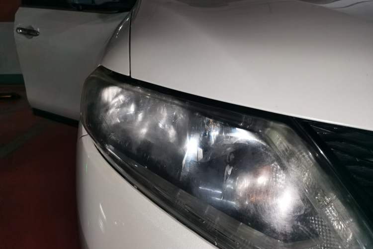 Used Nissan X-Trail 2015 2.0L CVT Comfort MAX Edition 2WD Right Front Headlight
