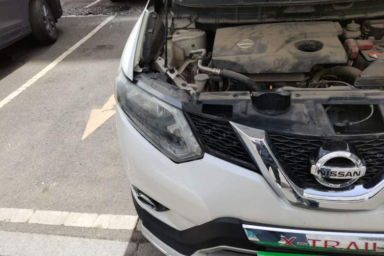 Used Nissan X-Trail 2015 2.0L CVT Comfort MAX Edition 2WD Right Front Headlight