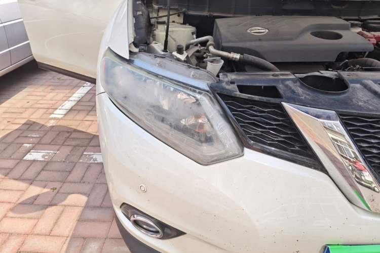 Used Nissan X-Trail 2015 2.0L CVT Comfort MAX Edition 2WD Right Front Headlight