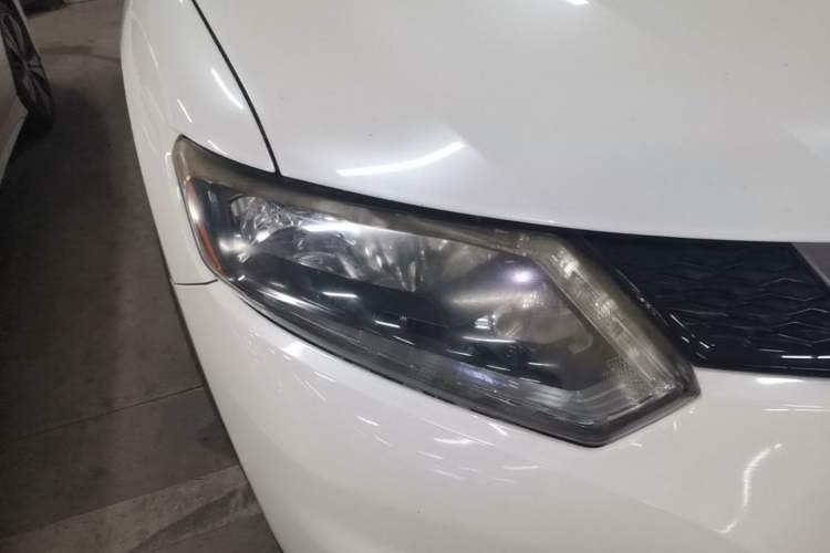 Used Nissan X-Trail 2015 2.0L CVT Comfort MAX Edition 2WD Right Front Headlight