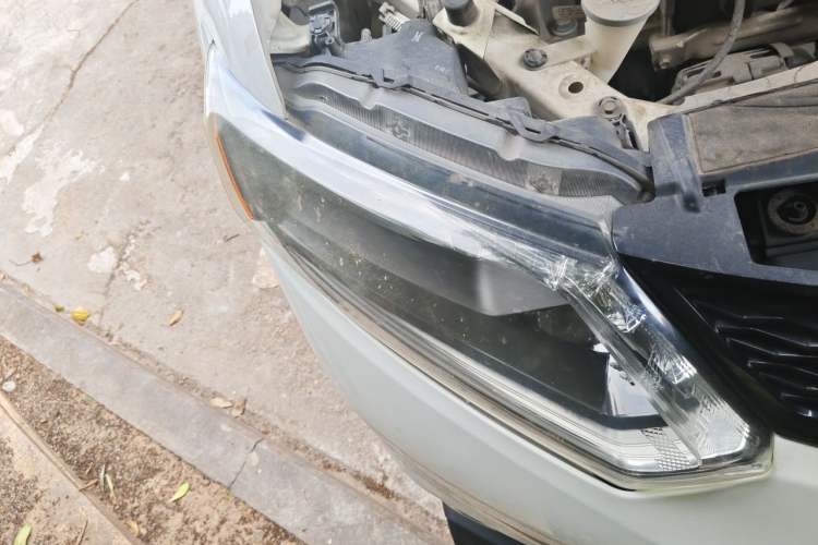 Used Nissan X-Trail 2015 2.0L CVT Comfort MAX Edition 2WD Right Front Headlight